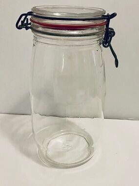 ARC France Glass Storage Jar with Seal, 1.5L. No chips, cracks.